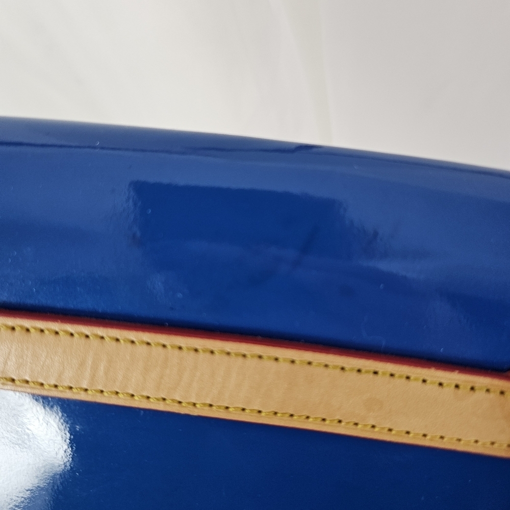Dooney & Bourke Flap Pleated Crossbody bag ocean blue patent leather - Picture 10 of 14